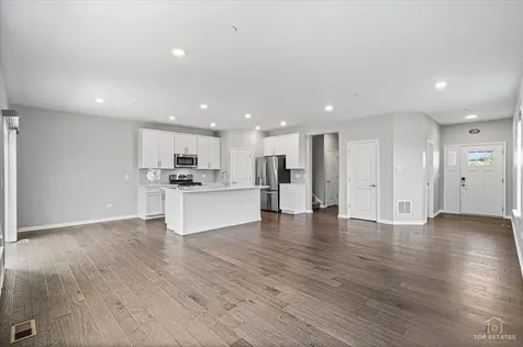 2682 Martini Street Mundelein IL 60060