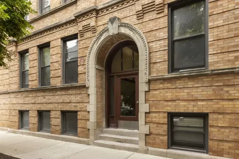 2837 North Cambridge Avenue Chicago IL 60657