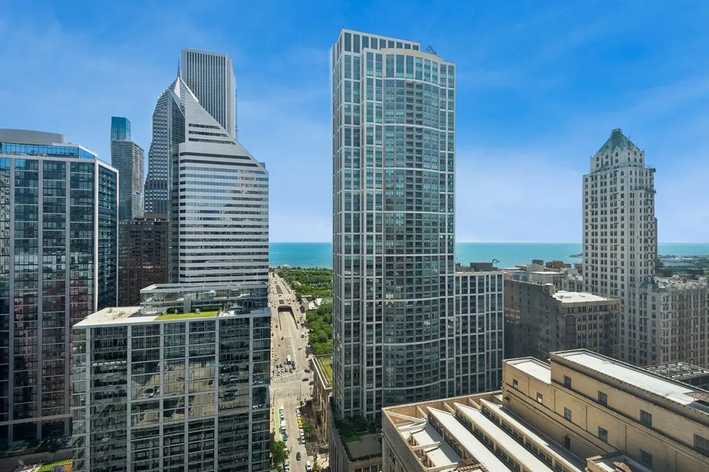 8 East Randolph Street Chicago IL 60601