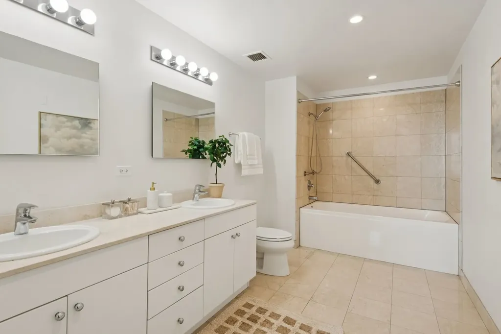 8 East Randolph Street Chicago IL 60601