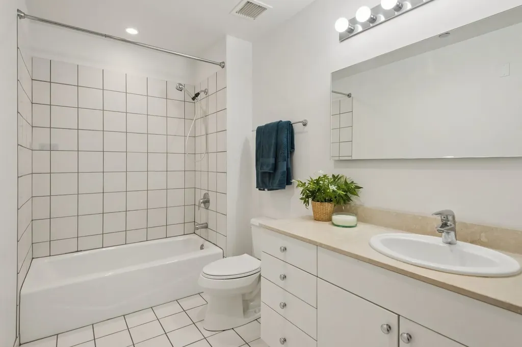 8 East Randolph Street Chicago IL 60601