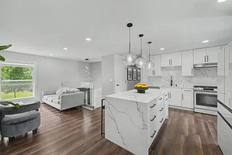 255 Polk Court Bartlett IL 60103