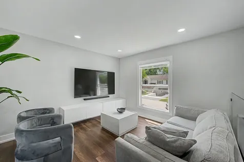255 Polk Court Bartlett IL 60103