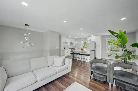255 Polk Court Bartlett IL 60103