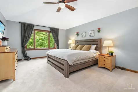 1309 Hawkins Court St. Charles IL 60174