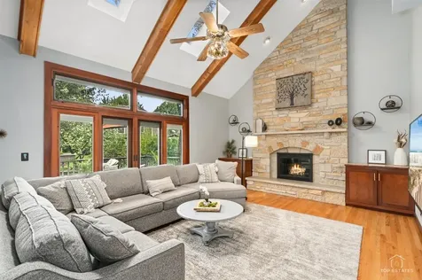 1309 Hawkins Court St. Charles IL 60174