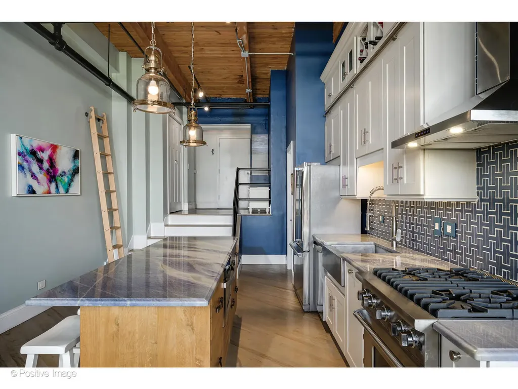 1601 South Indiana Avenue Chicago IL 60616