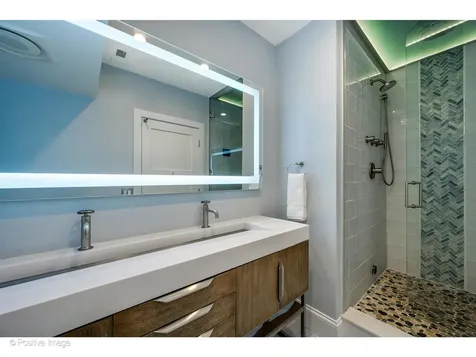 1601 South Indiana Avenue Chicago IL 60616