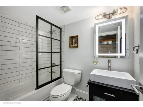 1601 South Indiana Avenue Chicago IL 60616