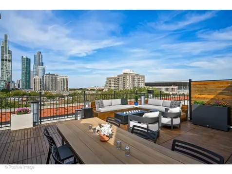 1601 South Indiana Avenue Chicago IL 60616