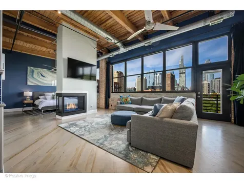 1601 South Indiana Avenue Chicago IL 60616