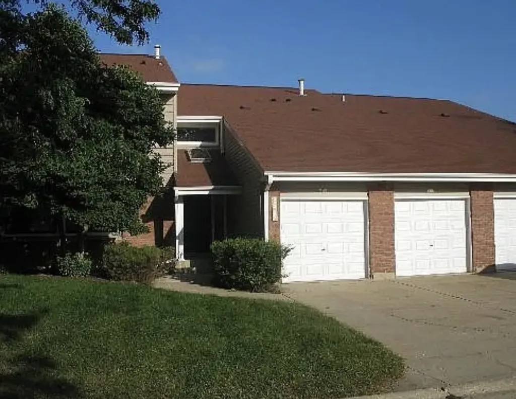 995 South Pinetree Circle Buffalo Grove IL 60089