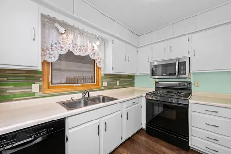 1511 21ST Avenue Rock Island IL 61201