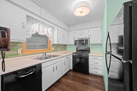 1511 21ST Avenue Rock Island IL 61201