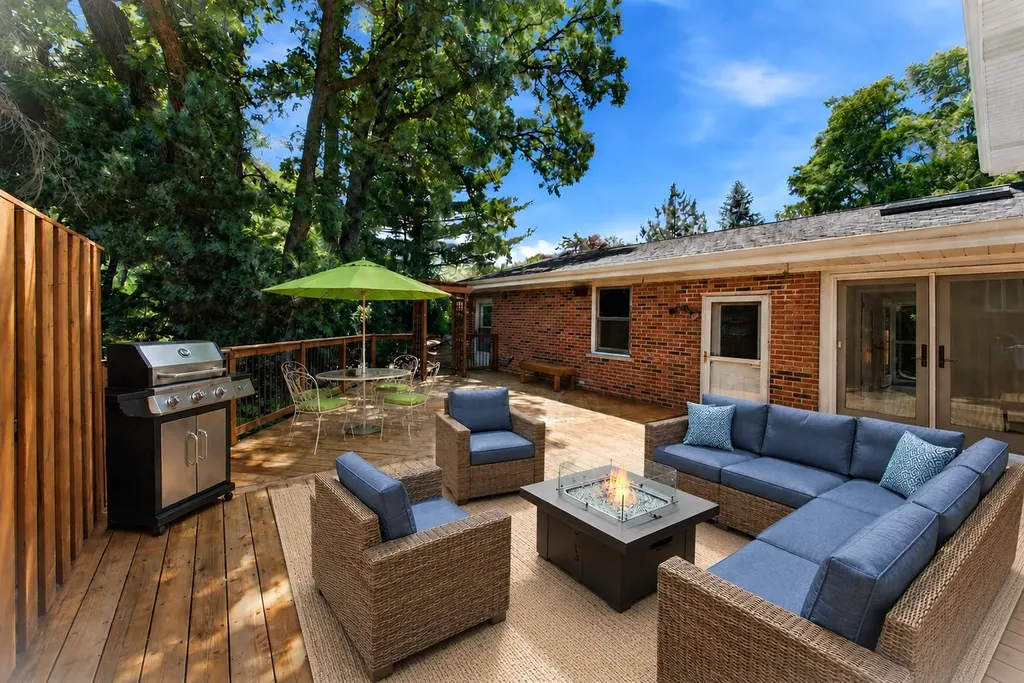1065 Barneswood Drive Downers Grove IL 60515