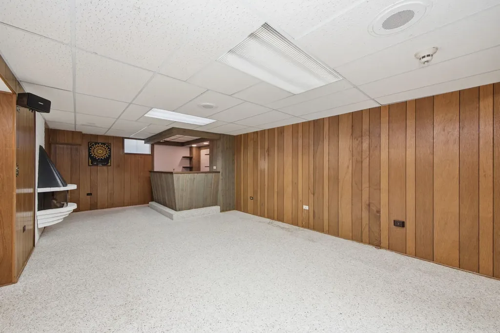 1065 Barneswood Drive Downers Grove IL 60515