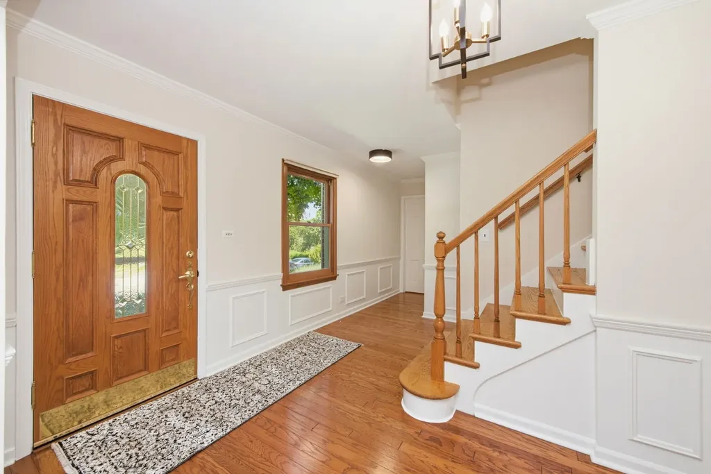 1065 Barneswood Drive Downers Grove IL 60515
