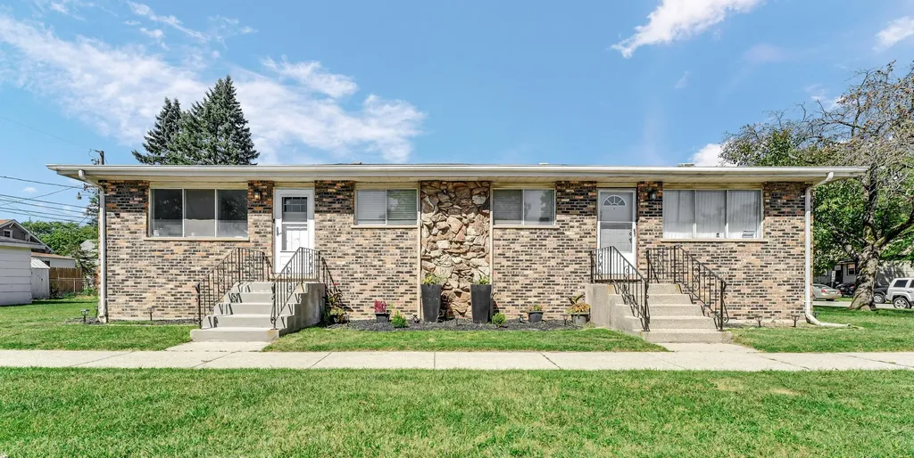 816 Mackinaw Avenue Calumet City IL 60409