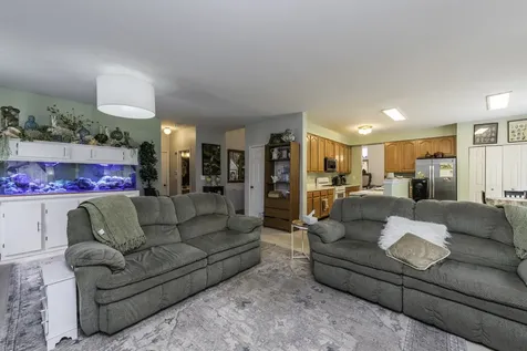 1494 Almaden Lane Gurnee IL 60031
