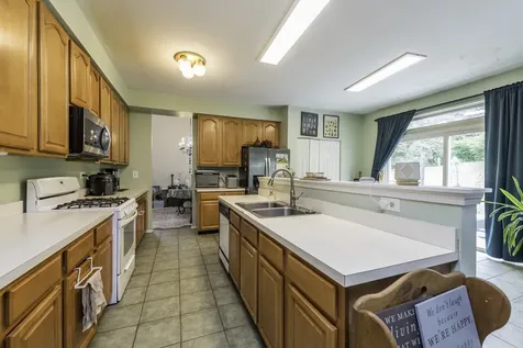 1494 Almaden Lane Gurnee IL 60031