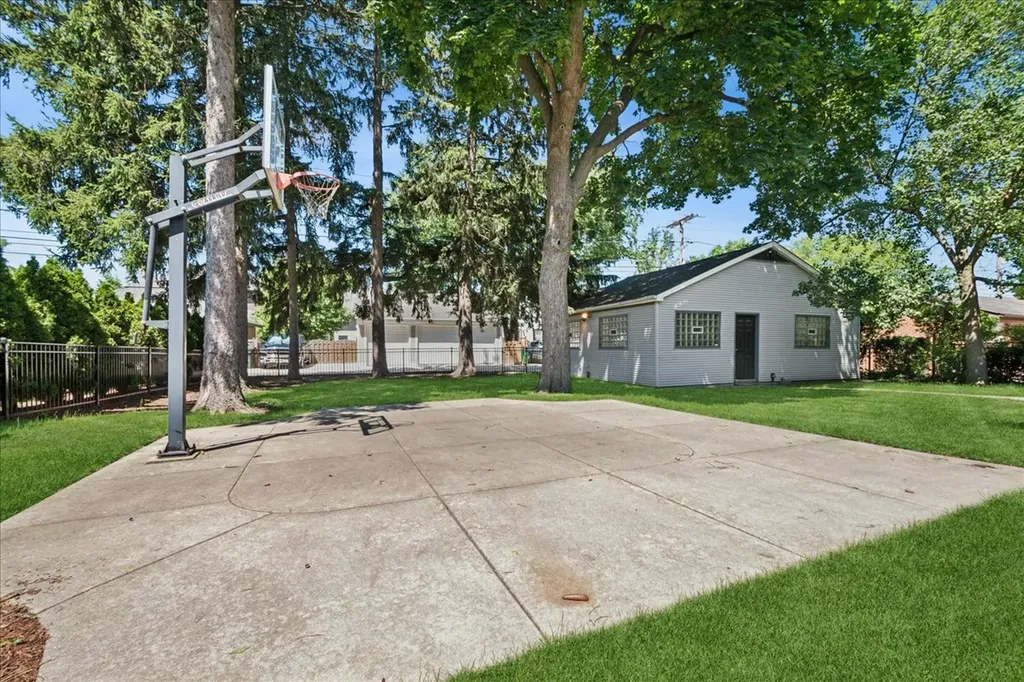 708 Courtland Avenue Park Ridge IL 60068