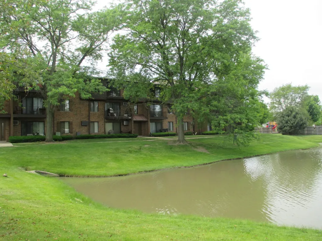744 North Briar Hill Lane Addison IL 60101