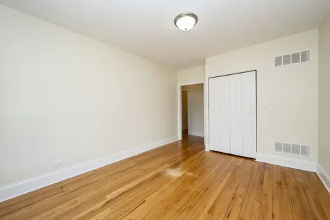 5505 West School Street Chicago IL 60641