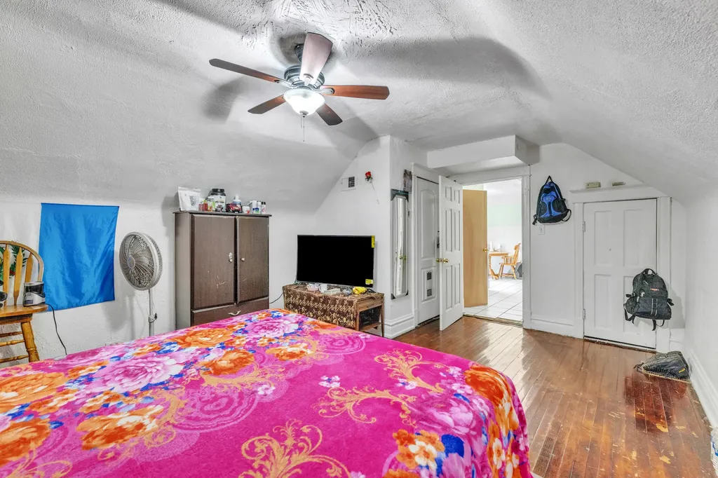 3031 South Central Park Avenue Chicago IL 60623