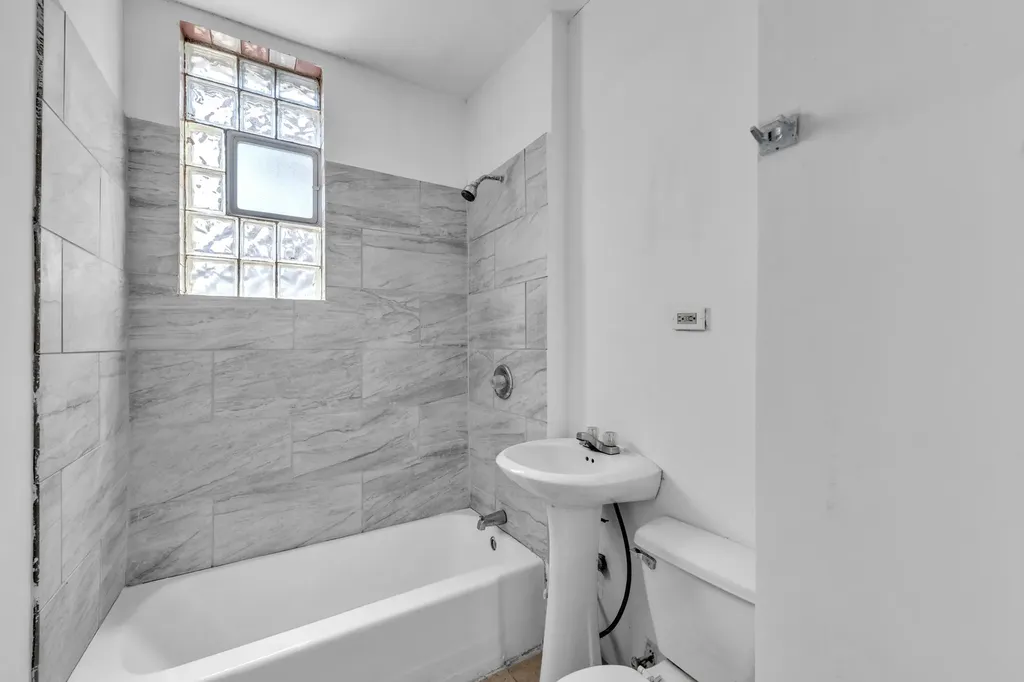 3031 South Central Park Avenue Chicago IL 60623