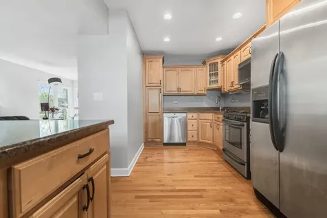 10813 Berkshire Street Westchester IL 60154