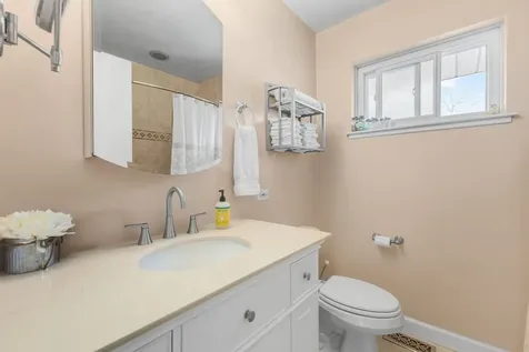 10813 Berkshire Street Westchester IL 60154