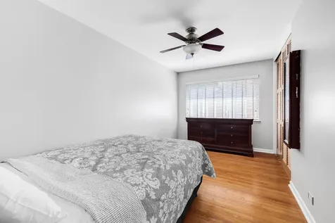 10813 Berkshire Street Westchester IL 60154
