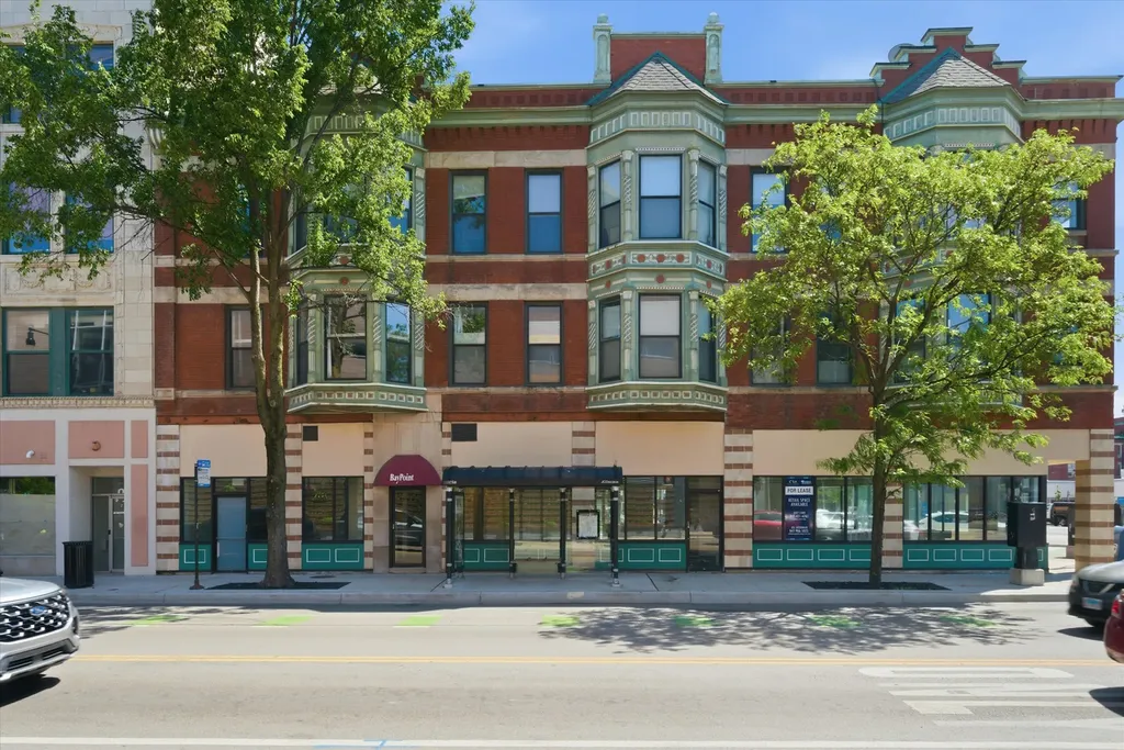 3175 North Lincoln Avenue Chicago IL 60657