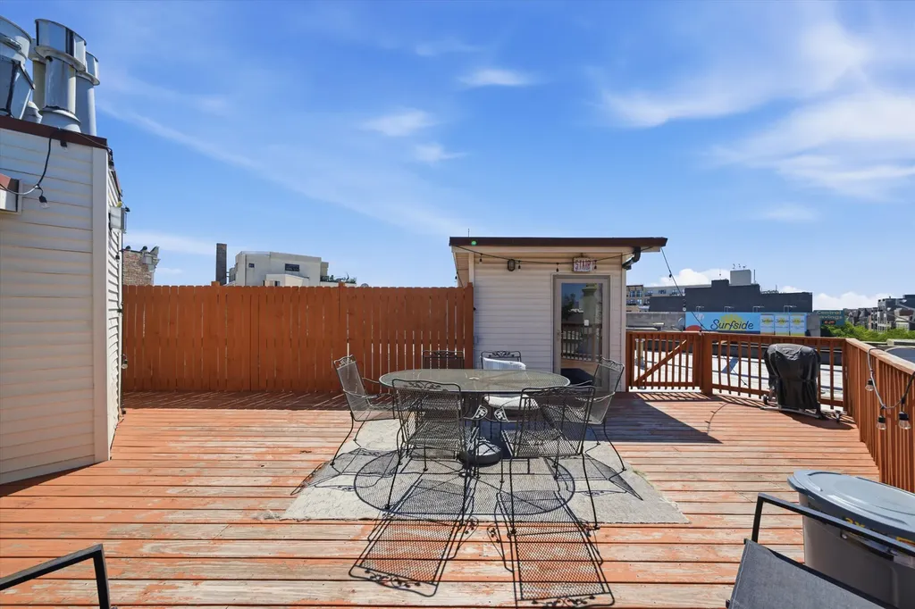 3175 North Lincoln Avenue Chicago IL 60657