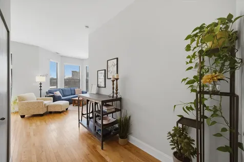 3175 North Lincoln Avenue Chicago IL 60657