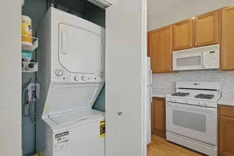 3175 North Lincoln Avenue Chicago IL 60657