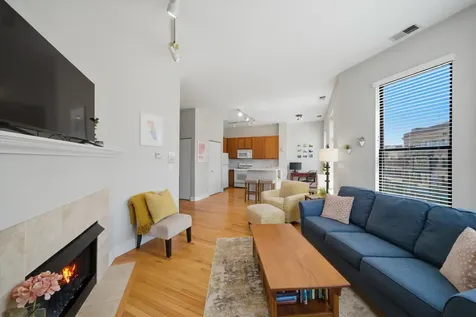3175 North Lincoln Avenue Chicago IL 60657