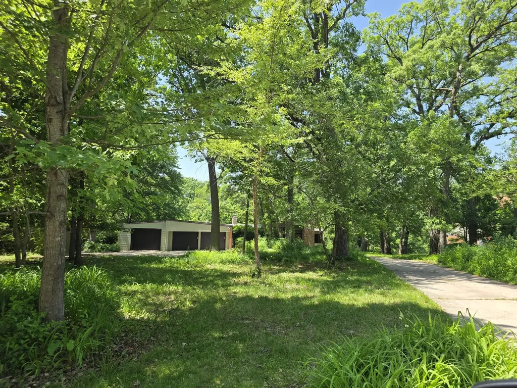 1620 Cambridge Avenue Flossmoor IL 60422