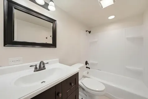 332 Klein Creek Court Carol Stream IL 60188