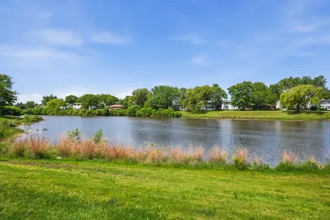 332 Klein Creek Court Carol Stream IL 60188