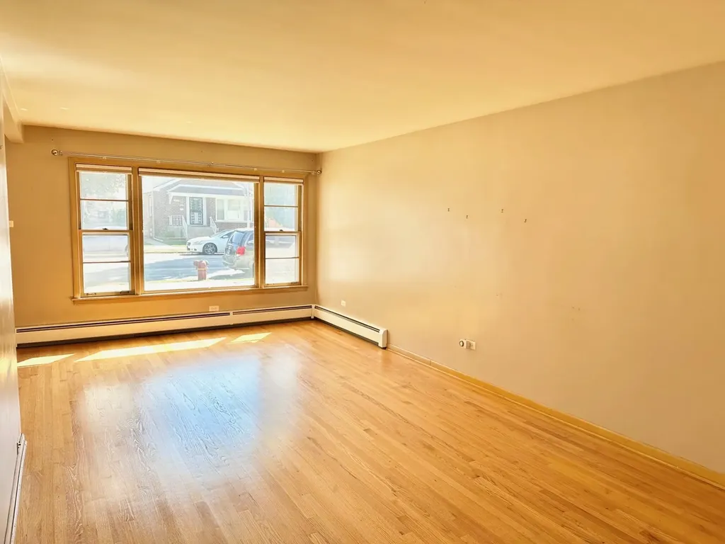 3826 West 83rd Street Chicago IL 60652