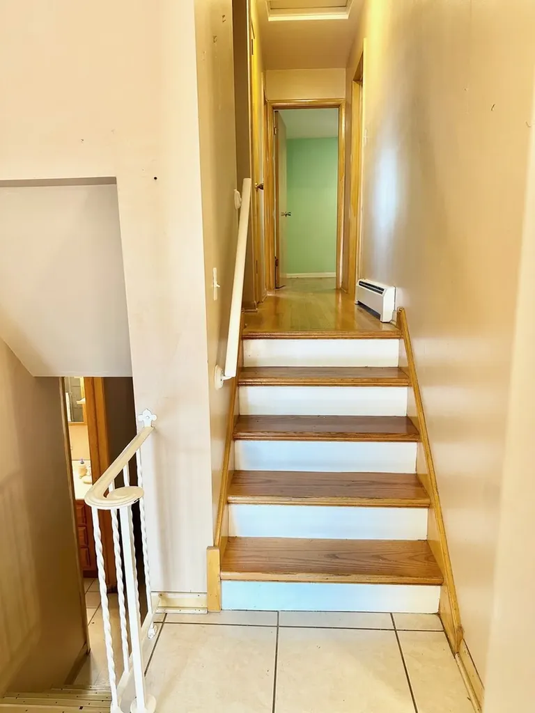 3826 West 83rd Street Chicago IL 60652