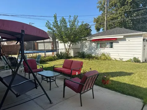 3826 West 83rd Street Chicago IL 60652