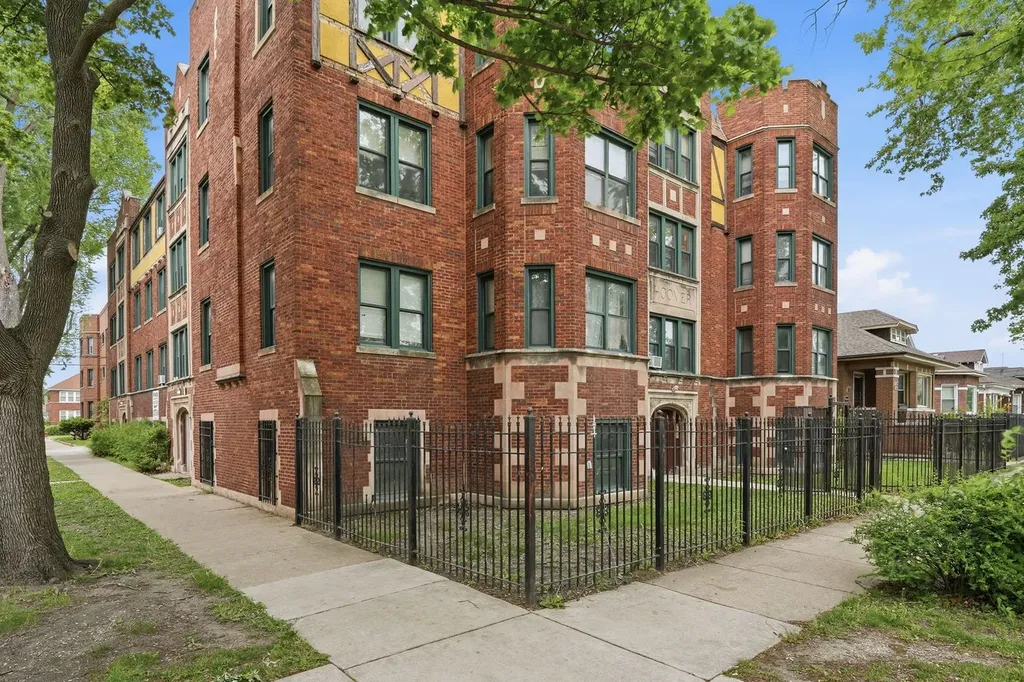 8152 South Laflin Street Chicago IL 60620