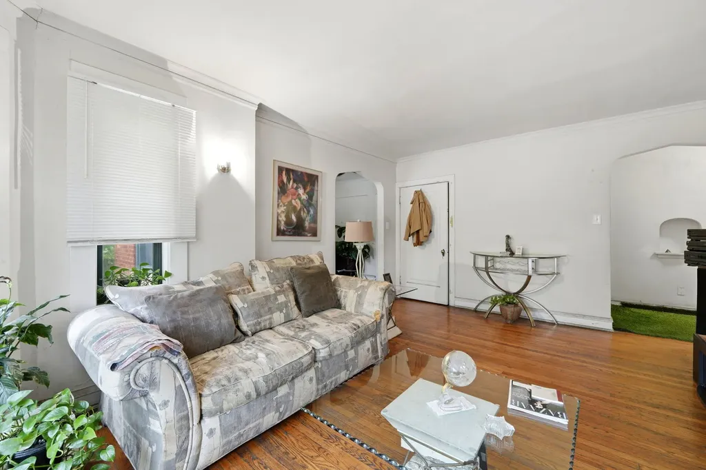 8152 South Laflin Street Chicago IL 60620