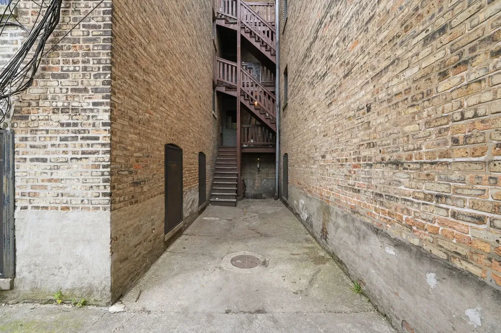 8152 South Laflin Street Chicago IL 60620