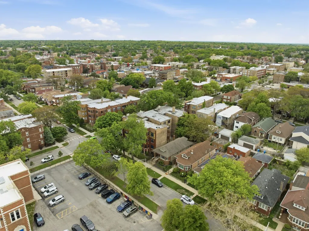 8152 South Laflin Street Chicago IL 60620