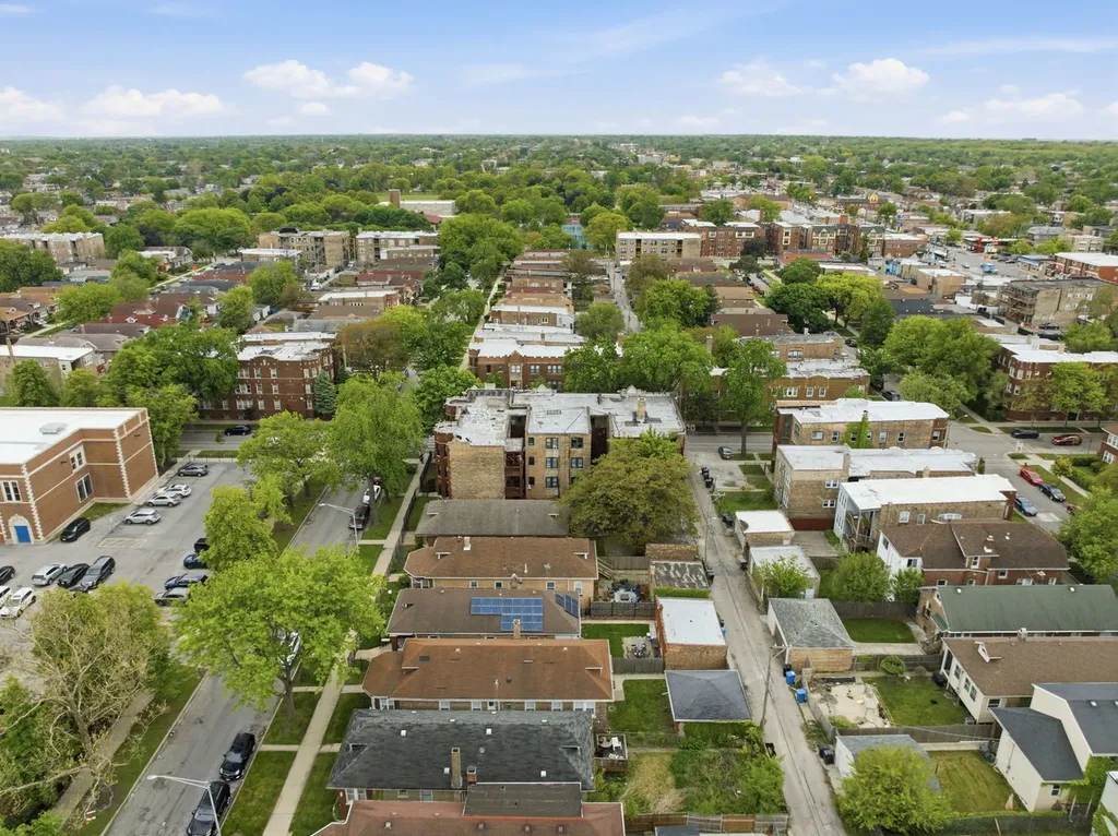 8152 South Laflin Street Chicago IL 60620