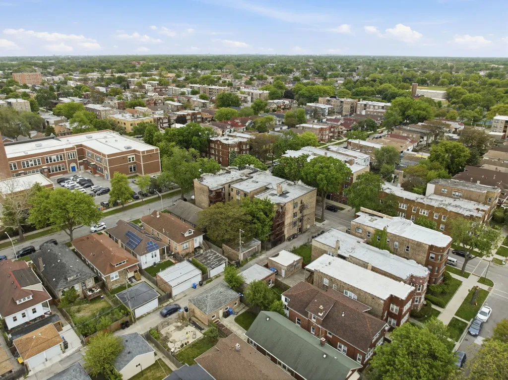 8152 South Laflin Street Chicago IL 60620