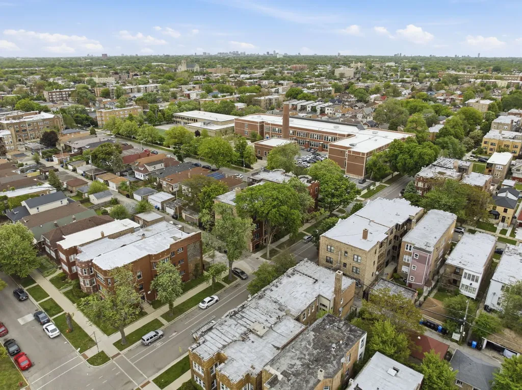 8152 South Laflin Street Chicago IL 60620